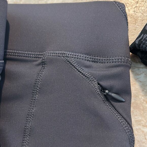 Bundle of Exercise Pants M - Picture 5 of 5